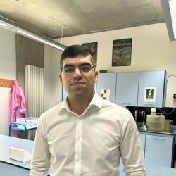 Picture of Hossein Hosseini Picture of Hossein Hosseini